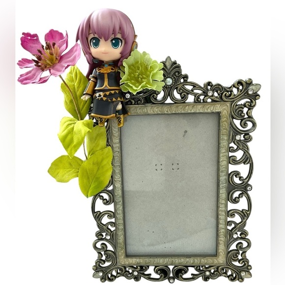 Megurine Luka Picture Frame Kitsch Toy Art Enamel Embellished Silver Flowers 4X6 - Picture 1 of 2